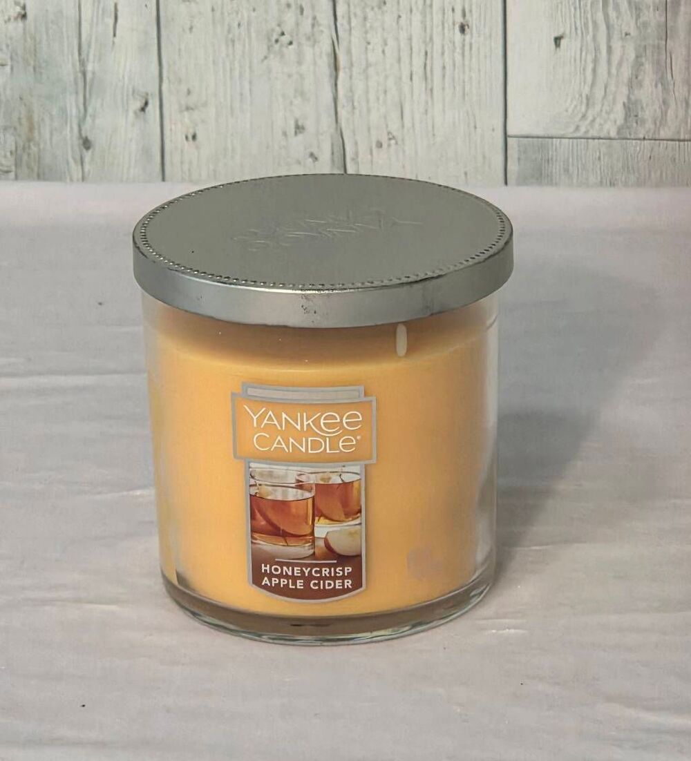 Yankee Candle Discontinued Honeycrisp Apple Cider 7 Oz. Jar Candle